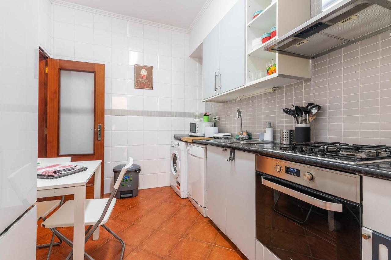 Alm- Spacious. Sunny. Patio. Quiet Area. Fast Wifi Lisboa Екстериор снимка