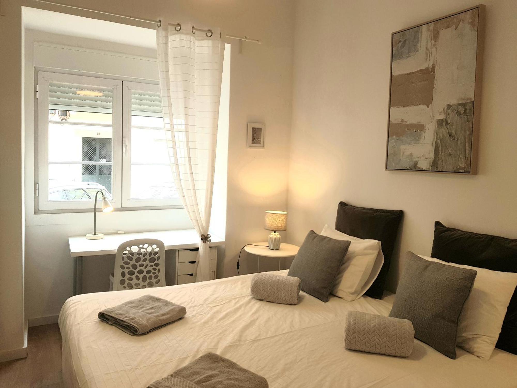 Alm- Spacious. Sunny. Patio. Quiet Area. Fast Wifi Lisboa Екстериор снимка