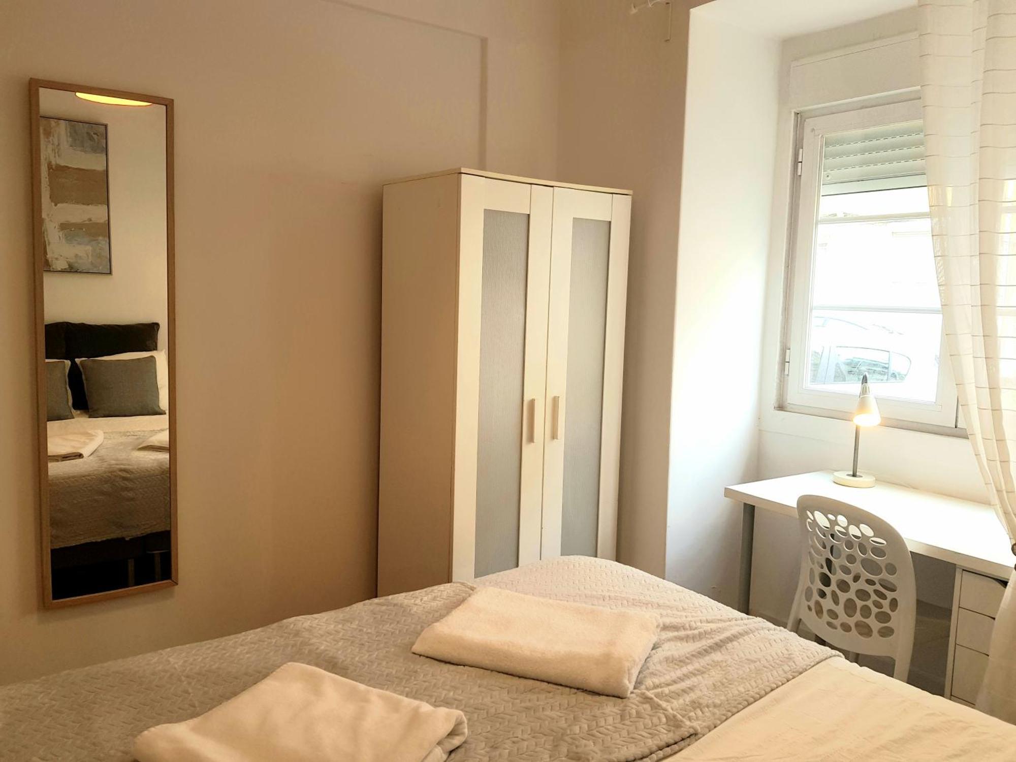 Alm- Spacious. Sunny. Patio. Quiet Area. Fast Wifi Lisboa Екстериор снимка
